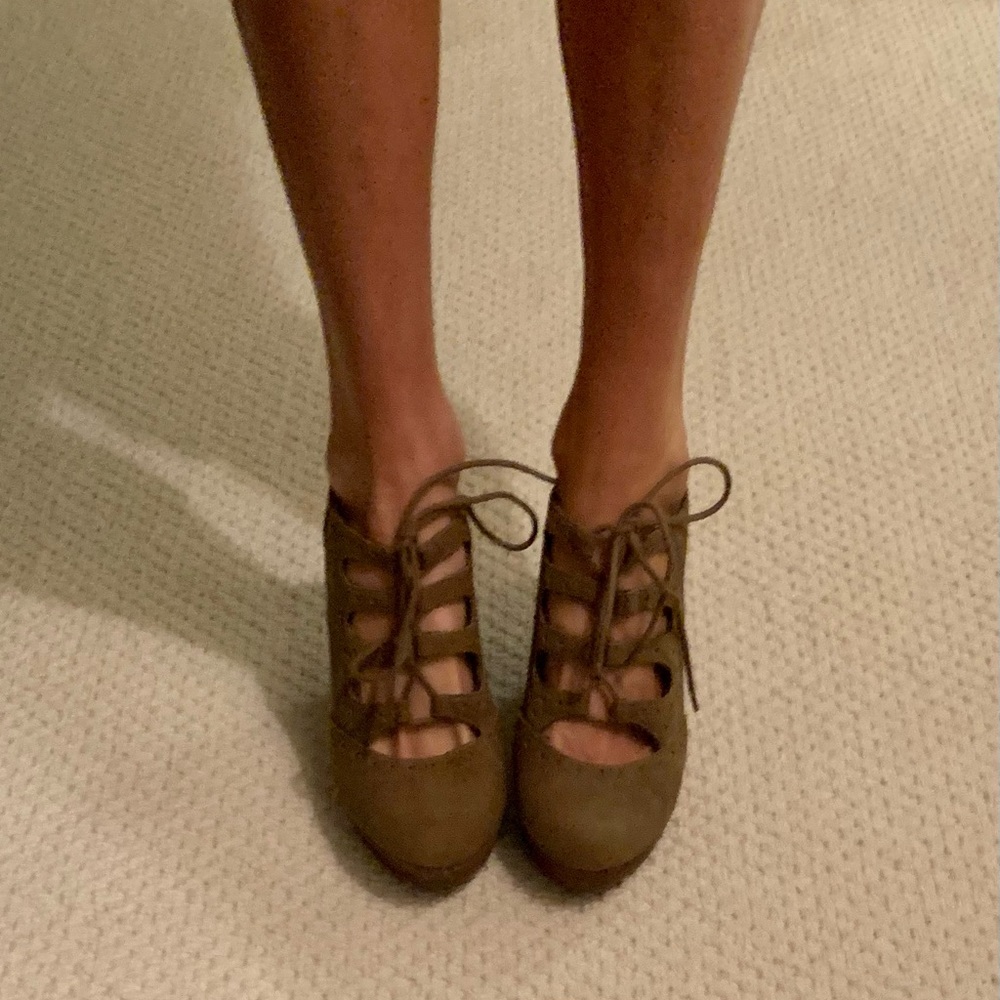 Restricted Olive Brown Lace-Up Wedge Heels